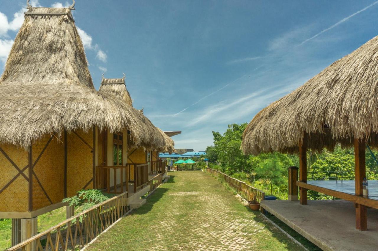 เรดดอร์ซ แอท ตัมโบลากา ซุมบา Hotel Lokokaki ภายนอก รูปภาพ